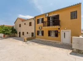 Marijana Bol Apartments