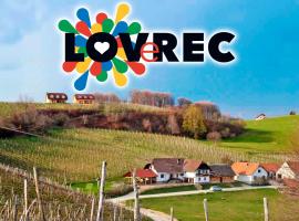 Tourist Farm Rooms Lovrec，位于Jiršovci的酒店