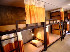 纳普科纳旅舍，位于彭世洛华西拉丹那玛哈泰寺附近的酒店