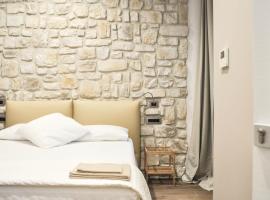 Olivia Rooms Eurialo，位于贝尔韦代雷Castello Eurialo附近的酒店