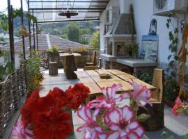 Georgievi Guest House，位于卡洛费尔的酒店