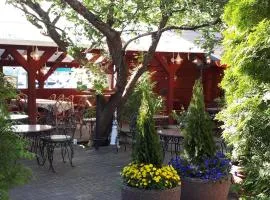 Hotelli Luostarin Puutarha