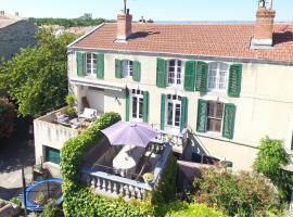 Maison de maître à BRAM # Jacuzzi，位于Bram的酒店