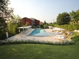 红色雷达艾里酒店