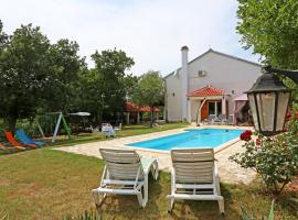 Holiday Home Krka Waterfalls，位于罗佐瓦克的酒店