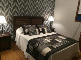 Amplus Restaurante & Hotel，位于伊斯拉德迈波的酒店