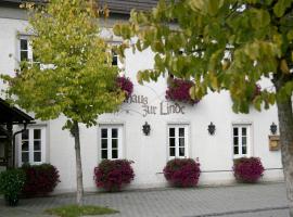 Gasthaus zur Linde，位于Hohenpolding的低价酒店