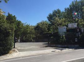 Parco Vacanze Makallè，位于东塞斯特里的酒店