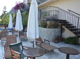 Aristotelis Apartments，位于Frikes的酒店