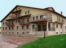 Hotel Garabatos，位于纳瓦雷东达德格雷多斯的酒店