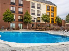 Comfort Inn Fort Mill Amusement Park at Carowinds Blvd，位于米尔堡的酒店