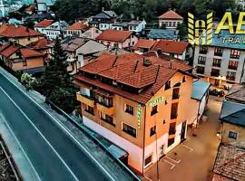 加尔尼阿坝汽车旅馆