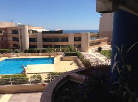 Résidence avec piscine et box, vue sur mer，位于塞特港的酒店