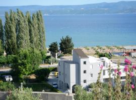 Apartments Ante，位于奥米什的酒店