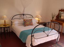 Room @ Irissa Sanctuary，位于De Rust的酒店