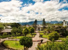 Hosteria Hacienda Pueblo Viejo，位于Atuntaqui的酒店