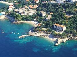 Villas and hotel Plat，位于米利尼的酒店