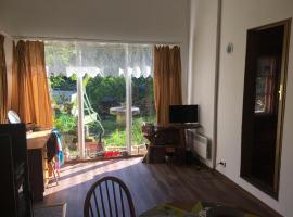 艾维库度假屋，位于Eiste的酒店