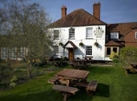 The Furze Bush Inn，位于纽伯里海克利尔城堡附近的酒店