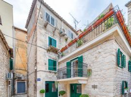 Apartments & Rooms Dujam，位于斯普利特的酒店