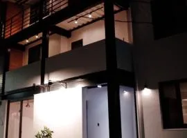 东海牛棚背包客栈