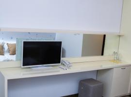 Family Hotel Olimpia - Roxana，位于米内拉尔尼巴尼的酒店