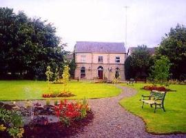 Ardenode Hotel，位于Ballymore Eustace的酒店