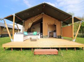 Camping Marina Eemhof，位于泽沃德的豪华帐篷