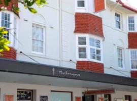 The Entrance Hotel，位于安特兰斯的酒店