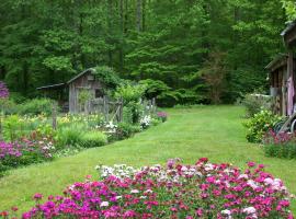 Garden of Eden Cabins，位于科斯比的度假屋