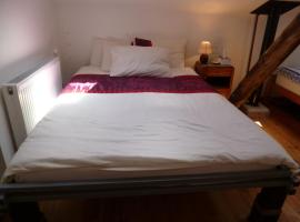 B&B 24 L'Echanie，位于Dournazac的酒店