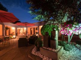 Logis Hôtel Atrium Epinal Golbey，位于埃皮纳勒的酒店