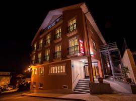 Hotel Porto do Barqueiro，位于奥巴尔克伊洛的酒店