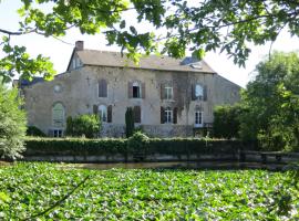 Chambres d'hôtes du Moulin de la Chaussee，位于Saint-Denis-dʼOrques的住宿加早餐旅馆