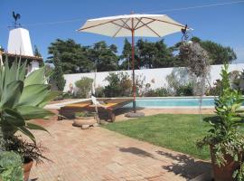 Casa dos Cactos，位于米尔芳提斯城的带泳池的酒店