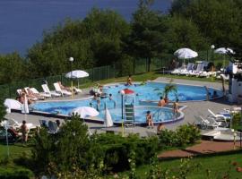 Hotel Solenice，位于Solenice的酒店