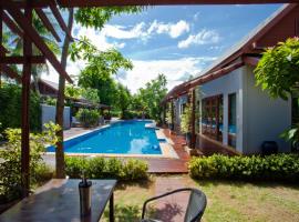 阿尔代亚泳池别墅度假村，位于安帕瓦的度假村