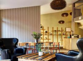 HALT HOTEL - Choisissez l'Hôtellerie Indépendante，位于拉特斯的酒店