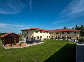 Hotel Na Farmě Choťovice，位于Choťovice的酒店