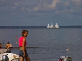 凯威瑞纳度假屋，位于Suure-Rakke的酒店