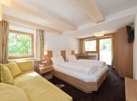 祖尔所奈旅馆，位于卡尔达诺的酒店