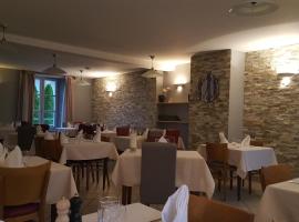 Auberge le Cheylet，位于Apchon的酒店