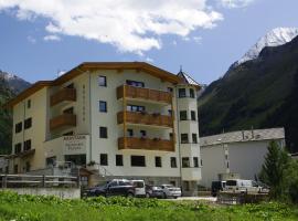 Hotel Montana，位于索尔达的酒店