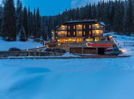 The Stream Resort Pamporovo，位于潘波洛沃的带热水浴缸的酒店