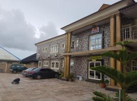 Vajane Hotel & Suites，位于Ale的酒店