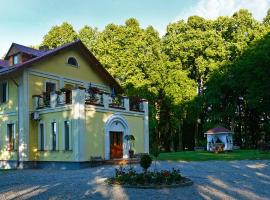 Leču muiža，位于Lēči的酒店