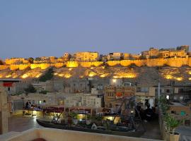 Shahi Palace Hotel Jaisalmer，位于斋沙默尔捷西米尔机场 - JSA附近的酒店