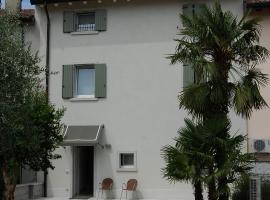 Corte Mantovani，位于科拉迪拉齐塞Garda Thermal Park in Cola附近的酒店