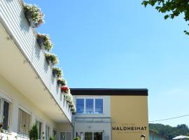 Hotel Waldheimat，位于Gallneukirchen的带停车场的酒店