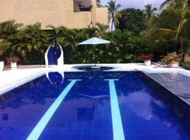 HERMOSA CASAQUINTA FAMILIAR CONDOMINIO CAMPESTRE EL PEÑON Piscina Privada Campo de Golf，位于吉拉尔多特的酒店